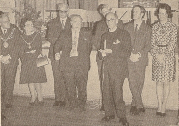 Mayor and Mayoress, John Freeman, Neil Allnatt, Bishop of Oxford, Canon Wigg, Cyril and Margery Wratten